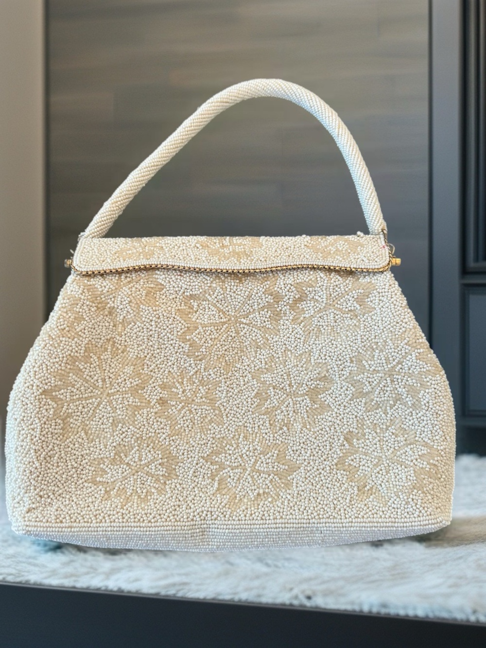 1950’s White and Cream Micro Beaded Purse with Beaded Strap MCM Flip Over Clasp - Picture 3 of 5